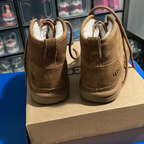 Tan size 5 neumel Uggs - Picture 3 of 5